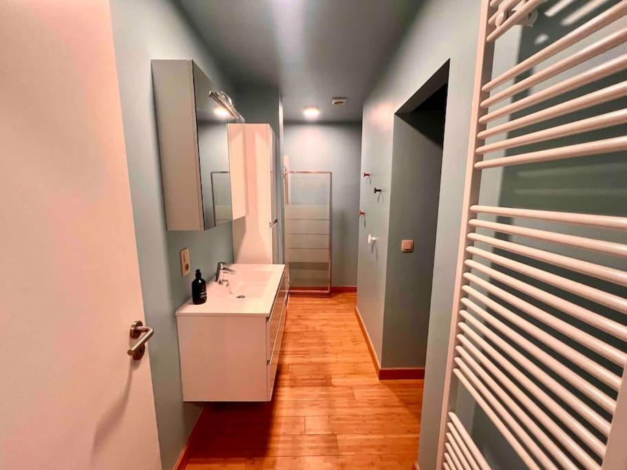 列日Le Retro Chic - Grand Duplex Pour 6 Dans Le Centre公寓 外观 照片